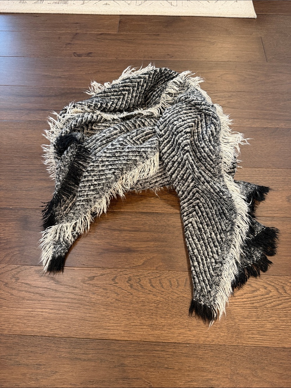 Merona Black and White Fringe Scarf - C22-052